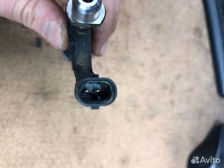 Б/У форсунка топливная Состояние на фото, оригинал