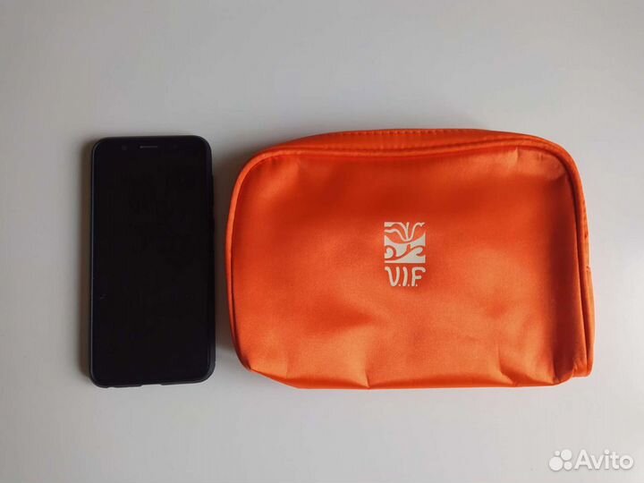 Косметичка новая Clinique