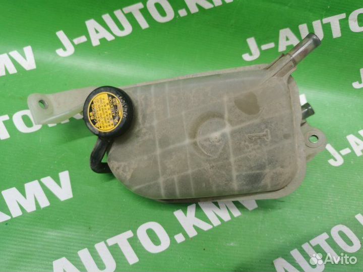 Бачок расширительный Toyota Auris 1