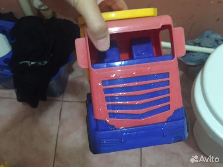 Игрушки машины пакетом