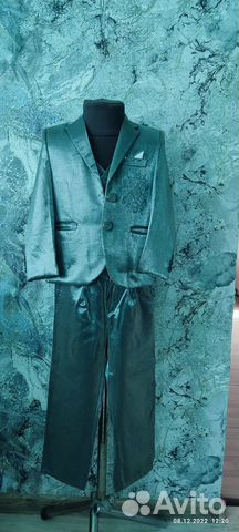 Костюм тройка