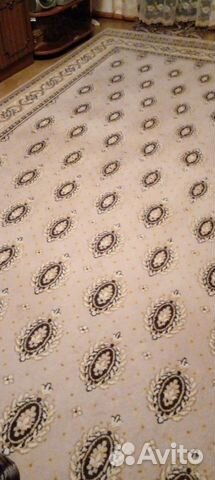 Палас 3*4.7 в отличном состоянии. Без пятен