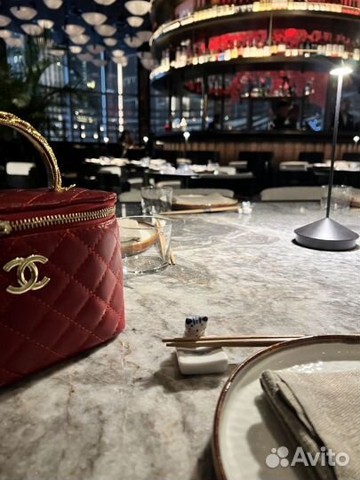 Сумка косметичка chanel красная