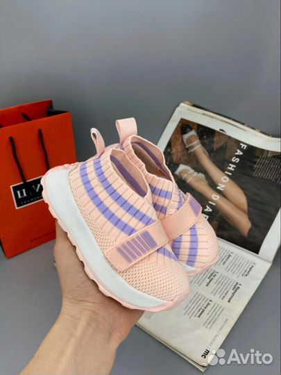 Кроссовки на девочку 26-31