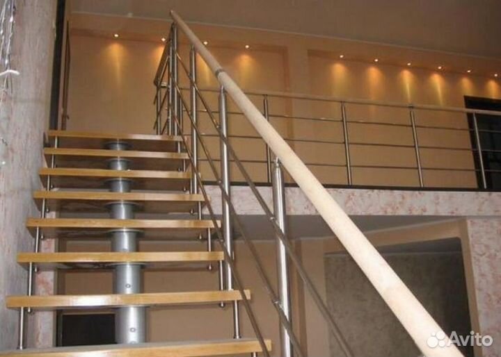 Радиусный поручень на лестницу
