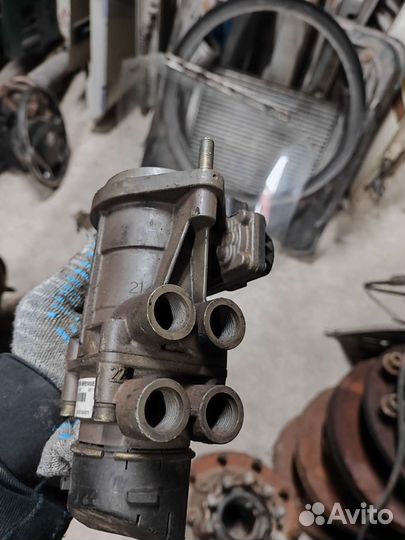 Кран MAN 81.52130—6275