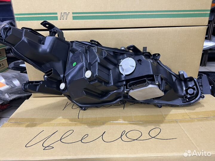 Фара левая Toyota Camry v70 неоригинал