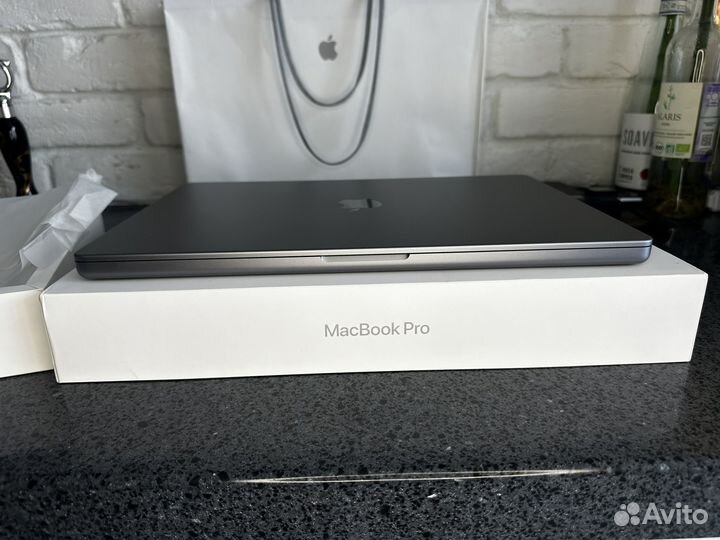 MacBook Pro 16 2023 М2 Pro/16GB/1Tb/Новье