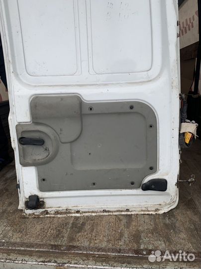 Дверь задняя распошная левая Рено кангу 1 рест