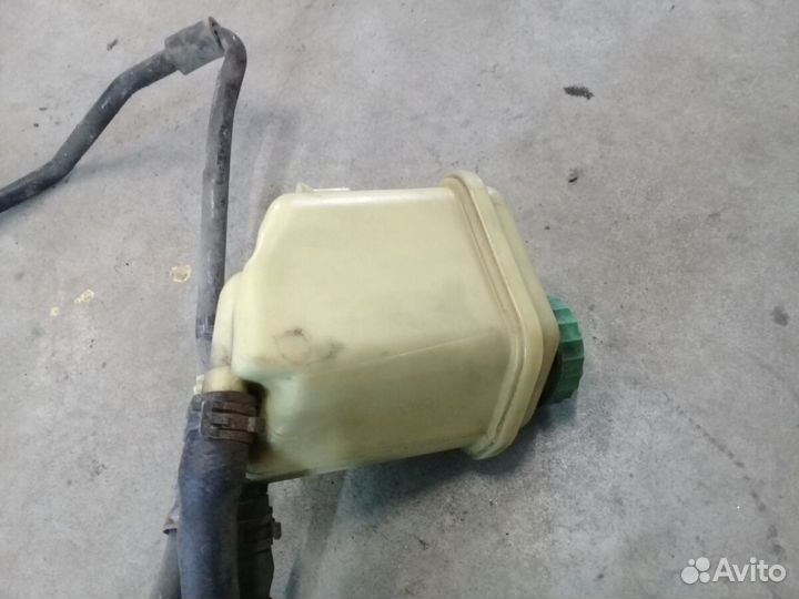 Бачок гура Volkswagen Touareg 1