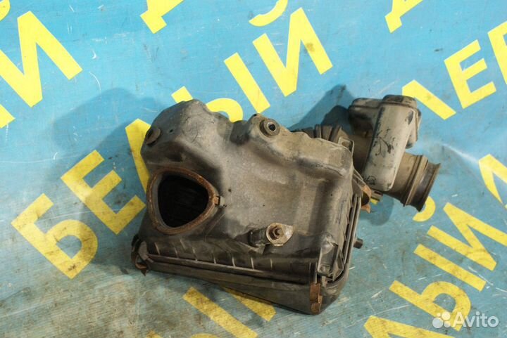 Корпус воздушного фильтра toyota corolla E100