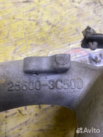 Корпус термостата Kia Sorento G6DB 2010