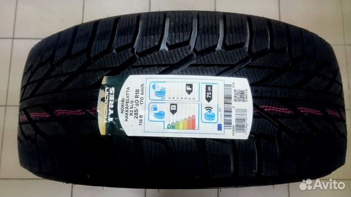Nokian Tyres Hakkapeliitta R2 205/70 R15 100R