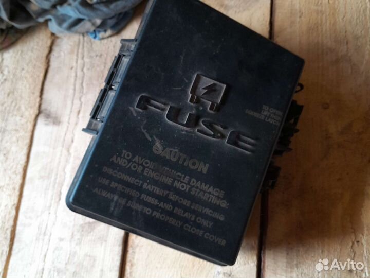 Блок предохранителей крайслер пацифика 2004