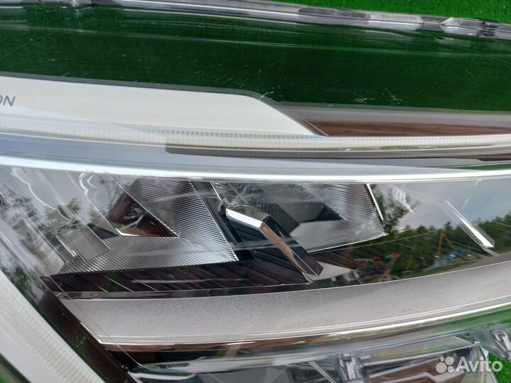 Фара правая Renault Arkana 260105307R