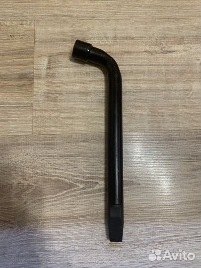 Оригинальный Балонный ключ 19 от Ниссан note