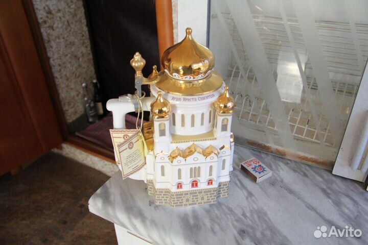 Кувшин в форме храма Христа Спасителя