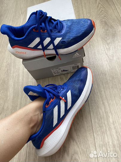 Кроссовки унисекс adidas 38.5