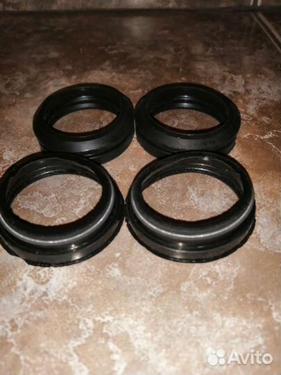 Набор сальников Урал передней вилки