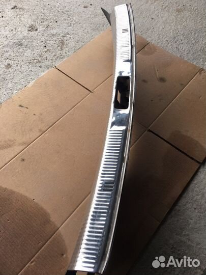 Обшивка багажника Volkswagen Phaeton (1831)