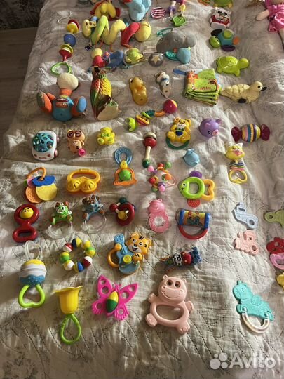 Детские игрушки малышу 0+ пакетом
