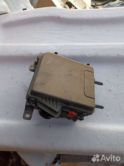 Рено Меган 3 корпус блока предохранителей