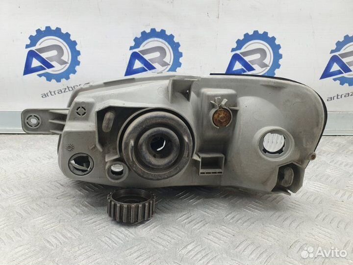 Фара правая Hyundai Accent 2