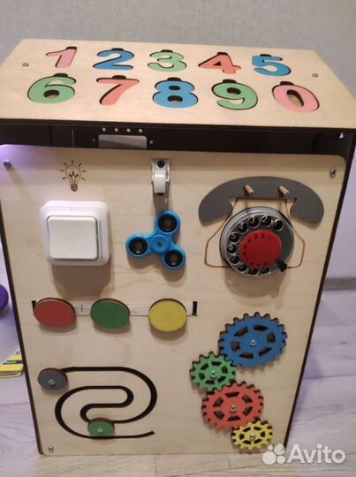 Бизиборд, бизидом