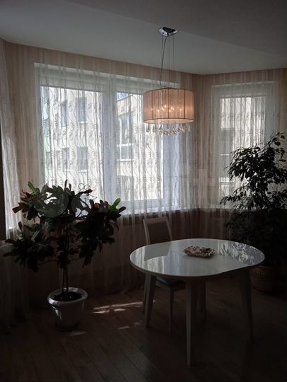 3-к. квартира, 136 м², 3/7 эт.