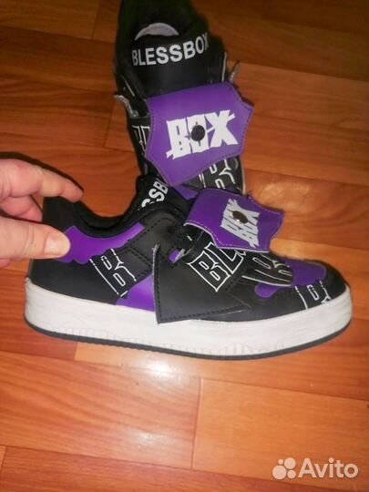 Кроссовки для девочки 35-36