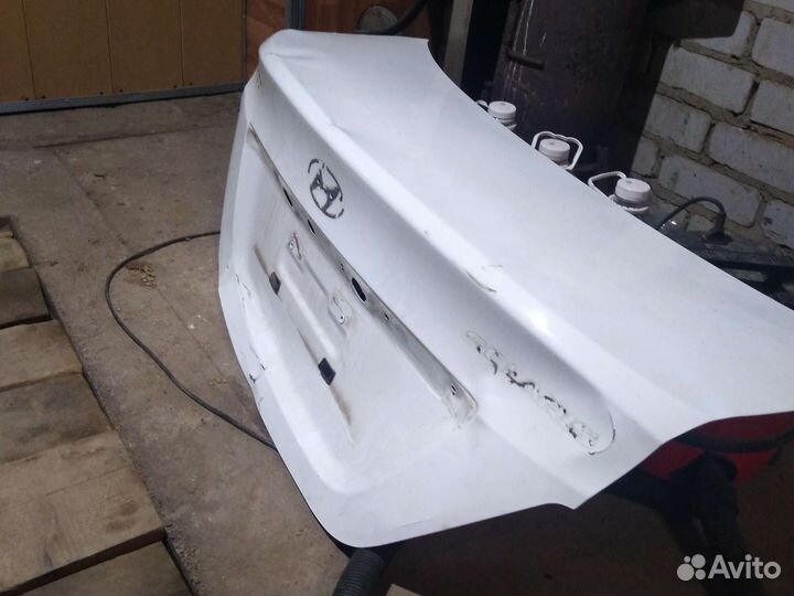 Крышка багажника hyundai solaris1