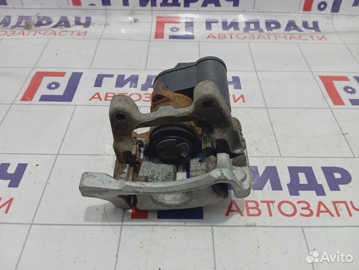 Суппорт тормозной задний правый Volkswagen Passat CC 5N0615404