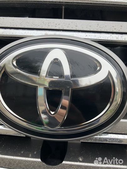 Стеклянная эмблема Toyota стекло в решетку M7LS3