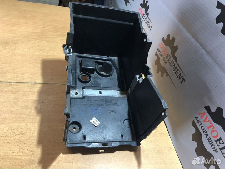 Площадка АКБ Форд Фокус 2 дв.1,8-2,0