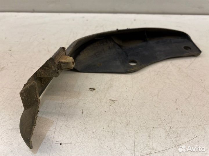 Брызговик передний левый Mazda 6 седан GG 2.0 2003