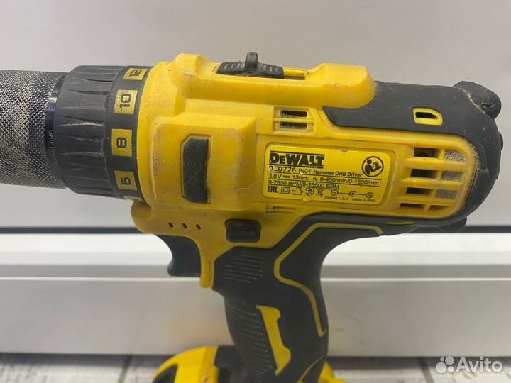 Дрель-шуруповёрт DeWalt DCD776