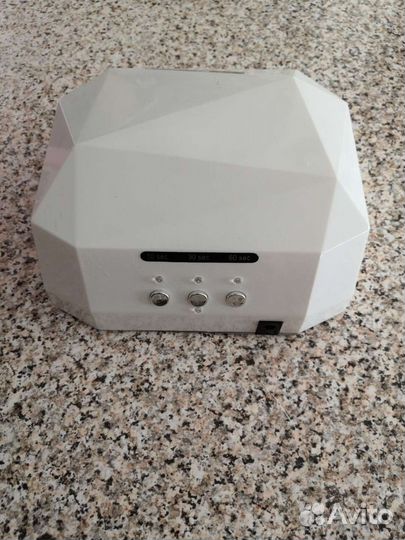 Гибридная лампа для маникюра. состояние новой