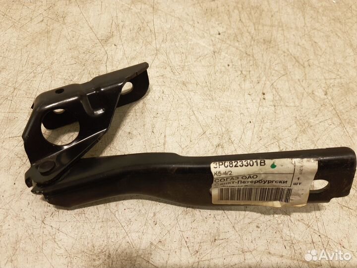 Audi A3 (09-13) петля капота левая новая