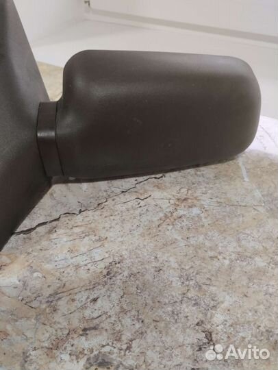 Зеркало левое