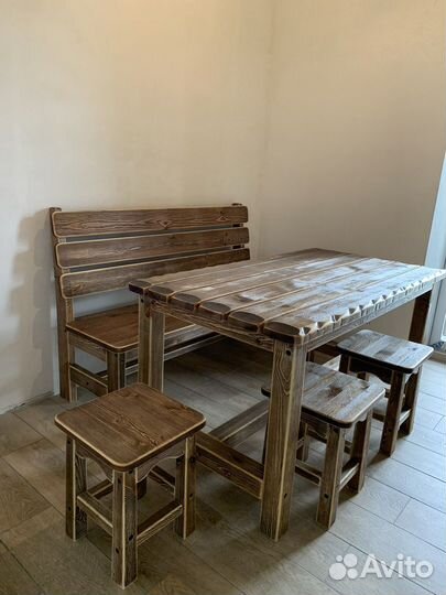 Стол, скамья, 3 табурета