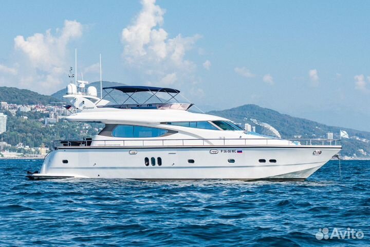 Аренда яхты с гидроциклом и вейкбордом