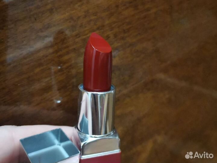 Clinique помада