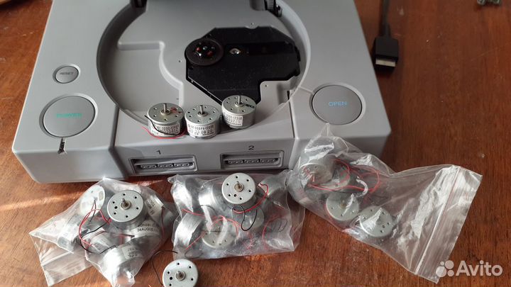 Запчасти для игровых приставок PlayStation 1 и 2