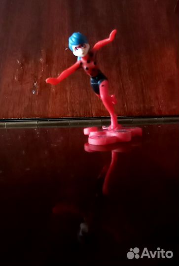 Фигурки леди баг киндер