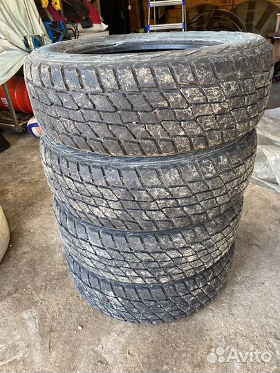 Kumho Road Venture AT61 235/65 R17 108S