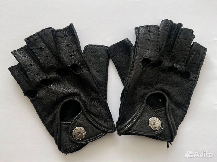 Кожаные перчатки