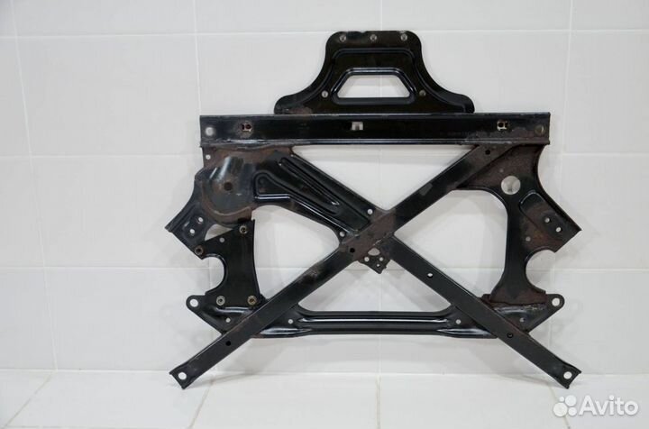 Распорка подрамника Audi A5 8T 2010-2011