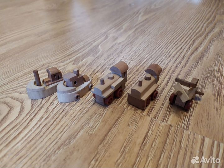 Игрушки Киндер деревянные