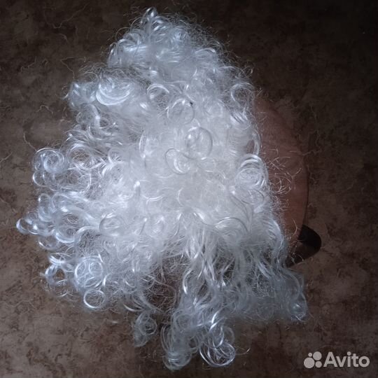 Парики иск. бел., зелен., борода кор. бел