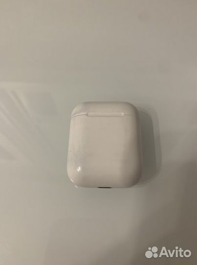 Зарядный футляр от Apple AirPods 2 (A1602), Белый